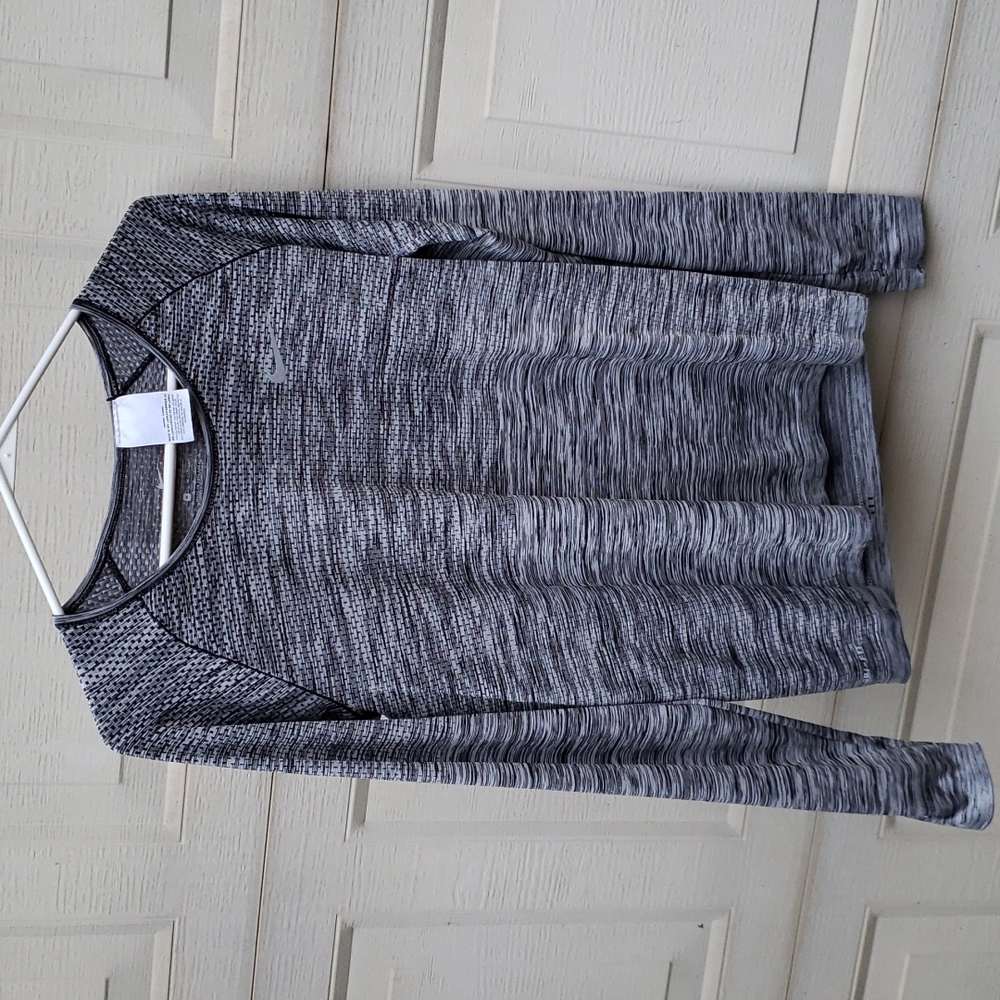 !!3 FOR $25 -- Nike ladies dri-fit long sleeve running shirt Medium